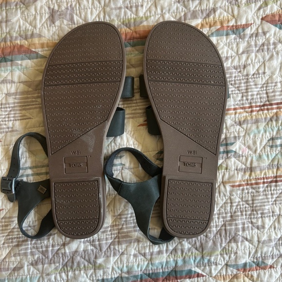 TOMS black sandals women's 8.5 - Picture 2 of 2